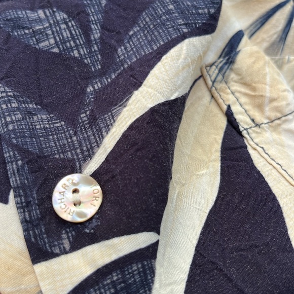 TORI RICHARD Casual Button Down Shirt - Picture 9 of 9